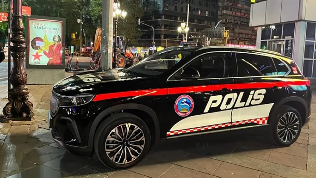 Ankara Polisi, Türkiye'nin İlk Yerli ve Milli Otomobili Togg'u Kullanıyor