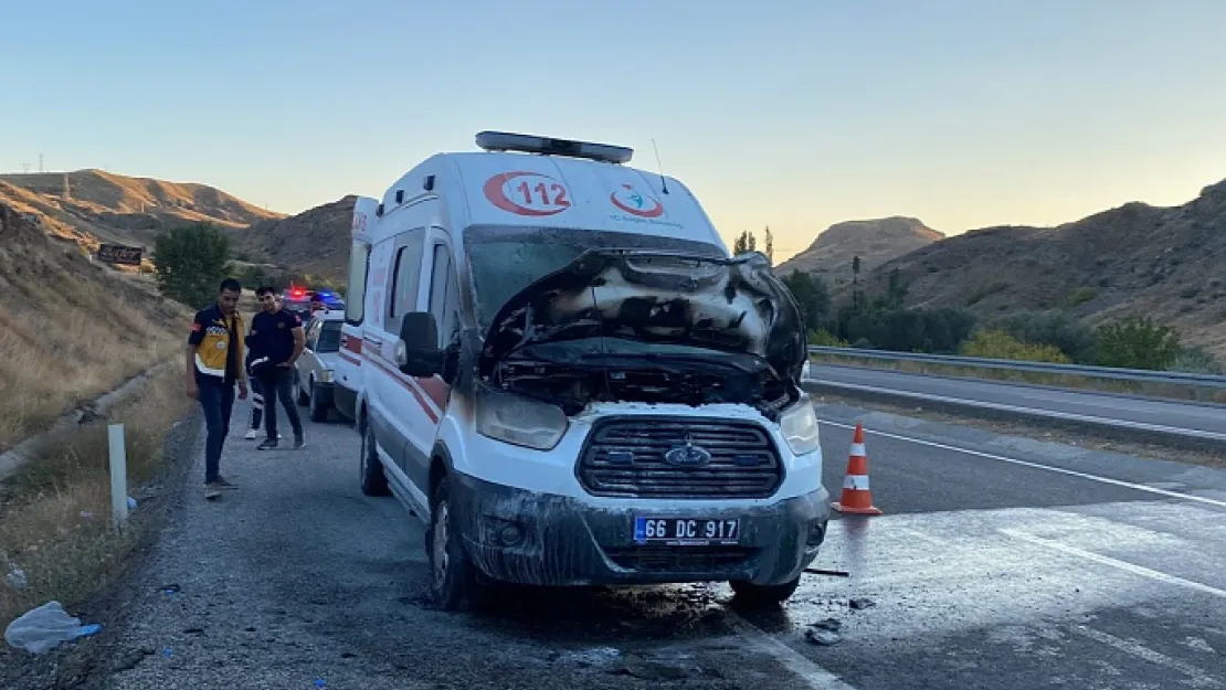 Yozgat'ta Ambulans Hareket Halindeyken Alev Aldı