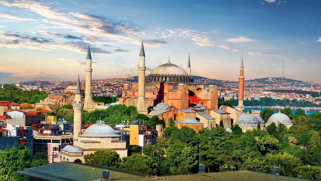 Ayasofya'da Teravih Namazı Kılınacak mı? 2025 Ramazan Ayı İçin Merak Edenlerin Sorusu