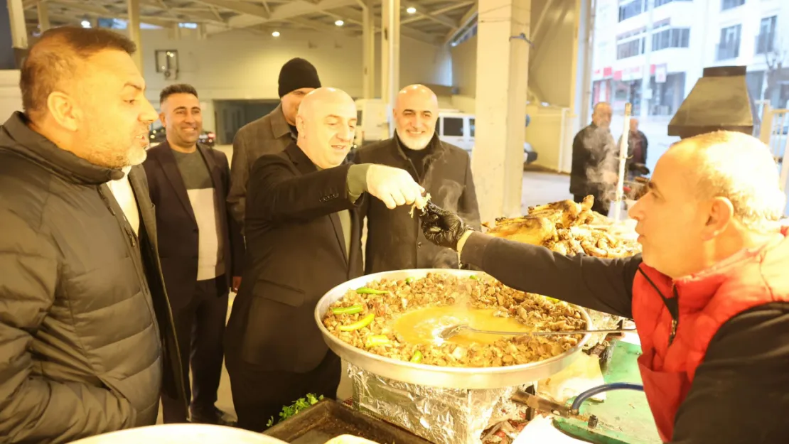 Darıca'da Kars Tanıtım Günleri Başkan Muzaffer Bıyık stantları gezdi