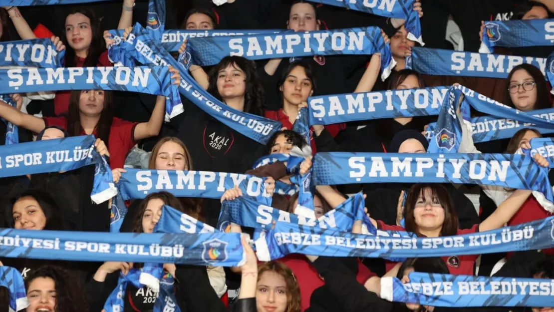 Gebze Belediyespor, Efeler Ligi'ne Yükseldi! Şampiyonluk Coşkuyla Kutlandı