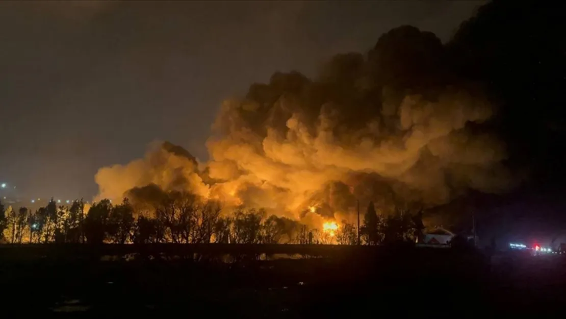Gebze'de Korkunç Yangın! Çok Sayıda Ekip Yangına Müdahale Ediyor