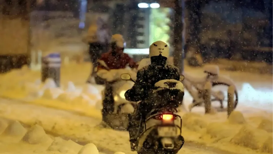 İstanbul'da Gece 00:00 İtibarıyla Kuryelerin Trafiğe Çıkışı Yasaklandı