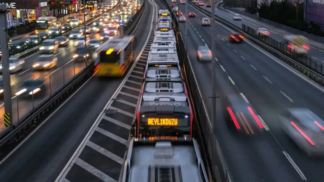 İstanbul'da Toplu Taşıma Ücretlerine 5 Zam! İşte Yeni Tarifeler