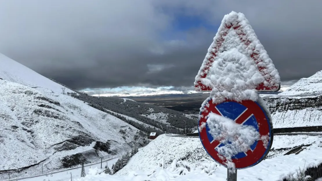 Kayseri Erciyes Kayak Merkezi'nde Pist Dışında Çığ Oluştu 2 Kişi Gözlem Altında