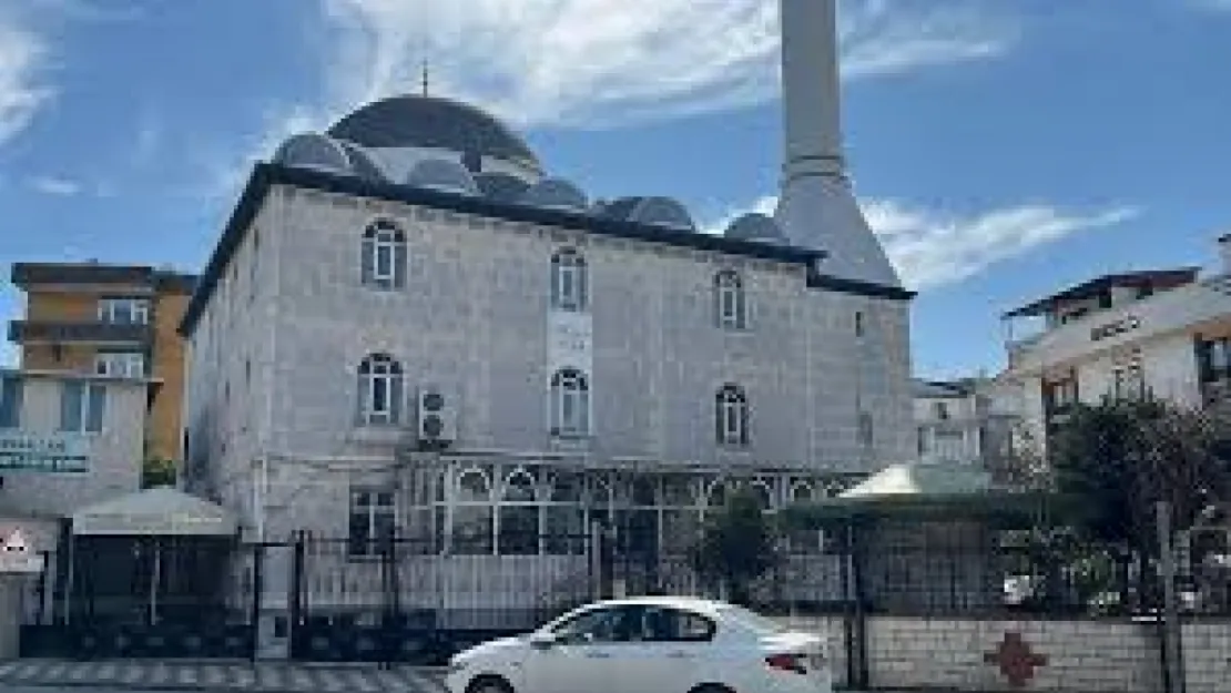 Kocaeli Darıca'da Ensar Camii'nde İntihar Girişimi Olay Yerinde Şok