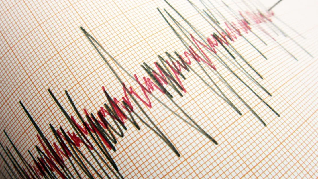 Son dakika deprem! Elazığ sallandı Sivrice'de 3.9 Büyüklüğünde Deprem