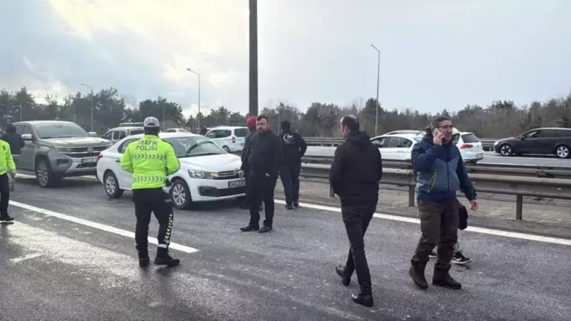 Trafik Yoğunluğu Oluştu Zincirleme Kaza!