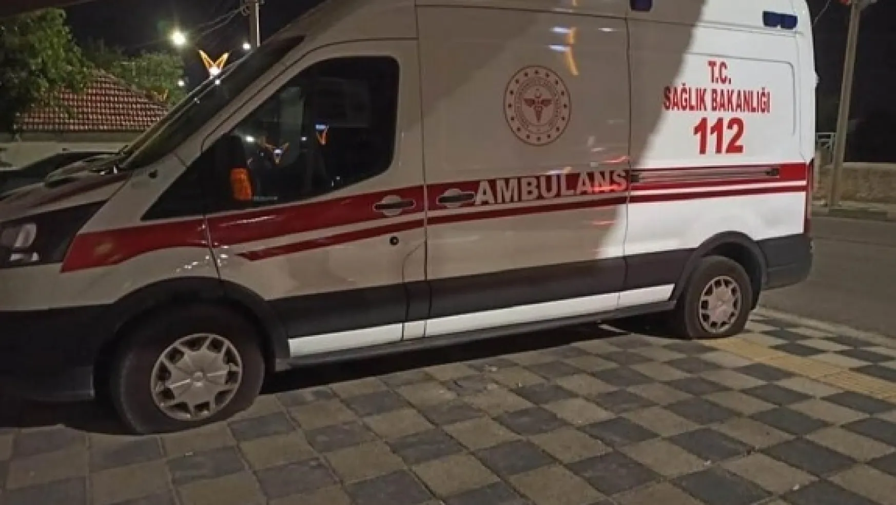 Afyonkarahisar'da Ambulansın Lastikleri Kesildi