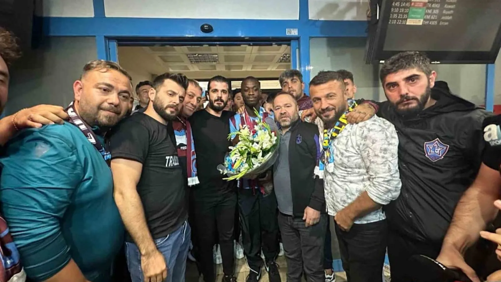 Fildişi Sahilli Yıldız Nicolas Pepe, Özel Uçakla Trabzon'a Geldi