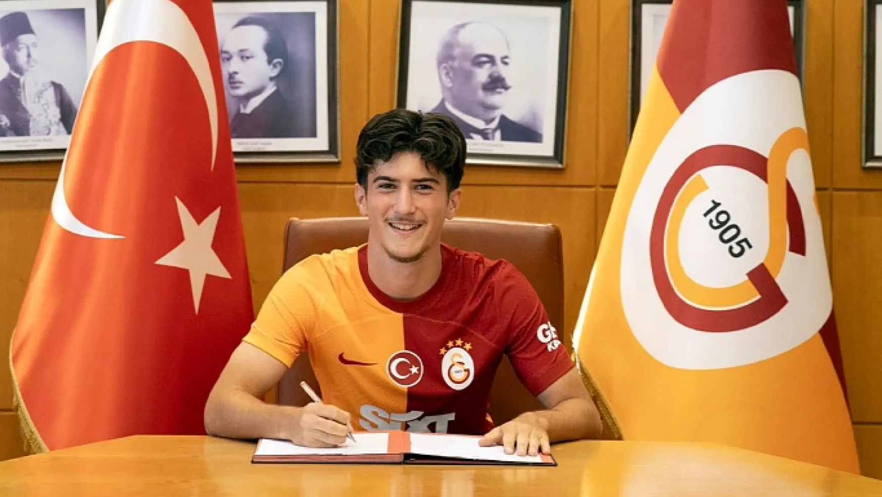 Galatasaray Gökdeniz Gürpüz İle Sözleşme İmzaladı