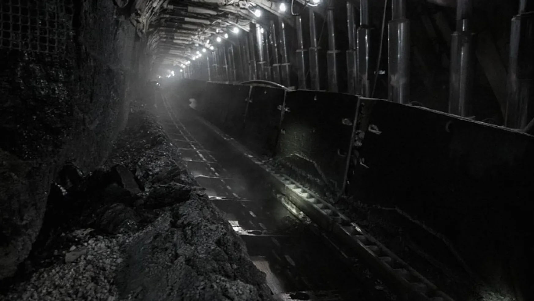 Kazakistan'da Kömür Madeni Kazasında Ölü Sayısı 45'e Çıktı