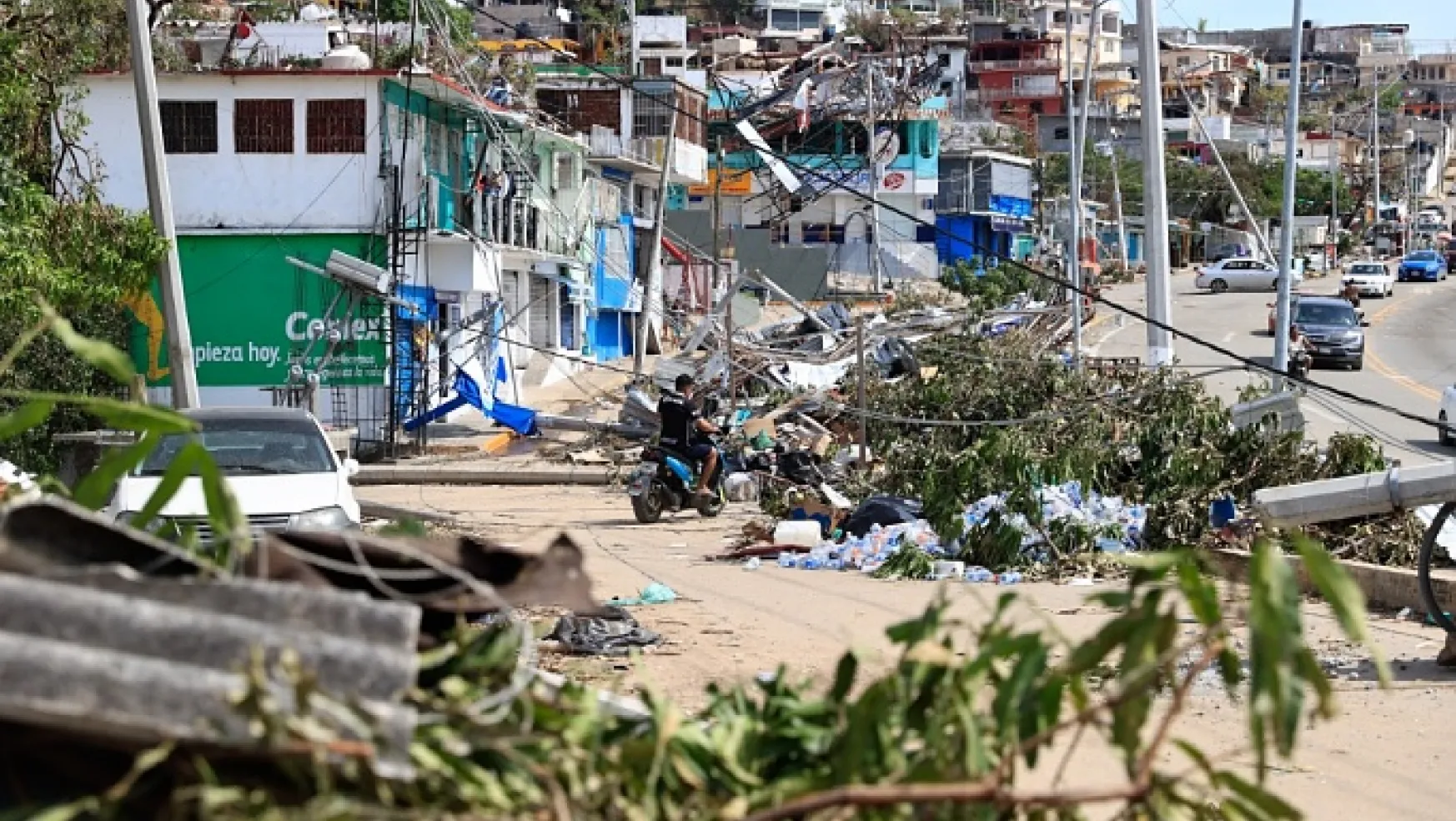 Meksika'da Otis Kasırga'sı nedeniyle acılar artmaya devam ediyor