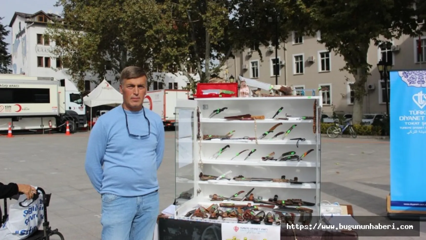 Tokat'ta Kermeste Bıçak Koleksiyonunu Filistin İçin Satışa Çıkardı