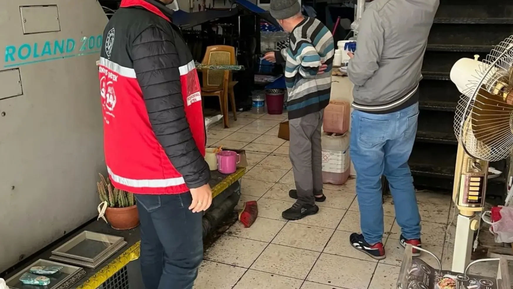Antalya'da Sel'den Mağdur Olan Vatandaşlara Destek