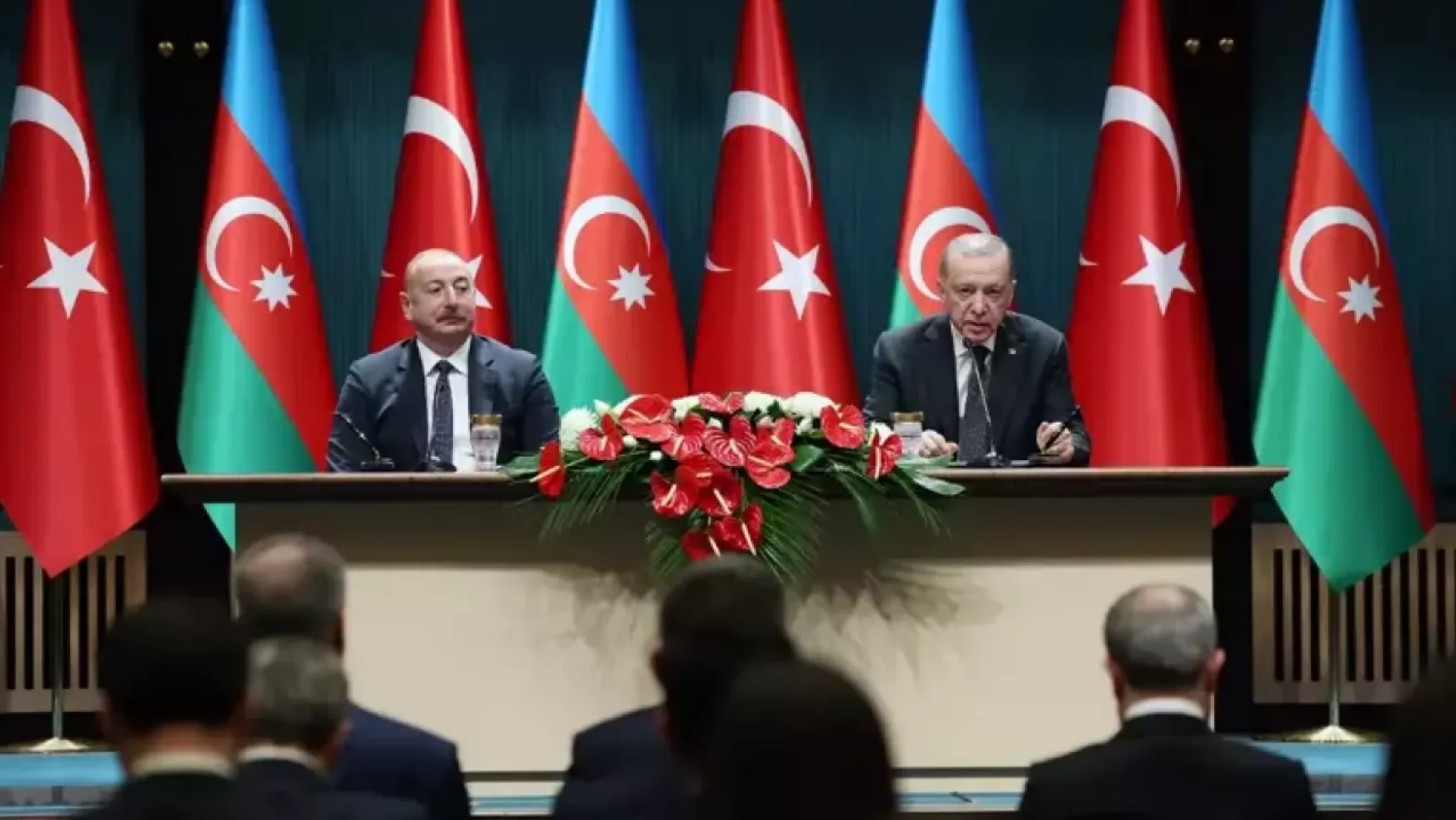 Cumhurbaşkanı Recep Tayyip Erdoğan ve  Azerbaycan Cumhurbaşkanı Aliyev ile Yan Yana