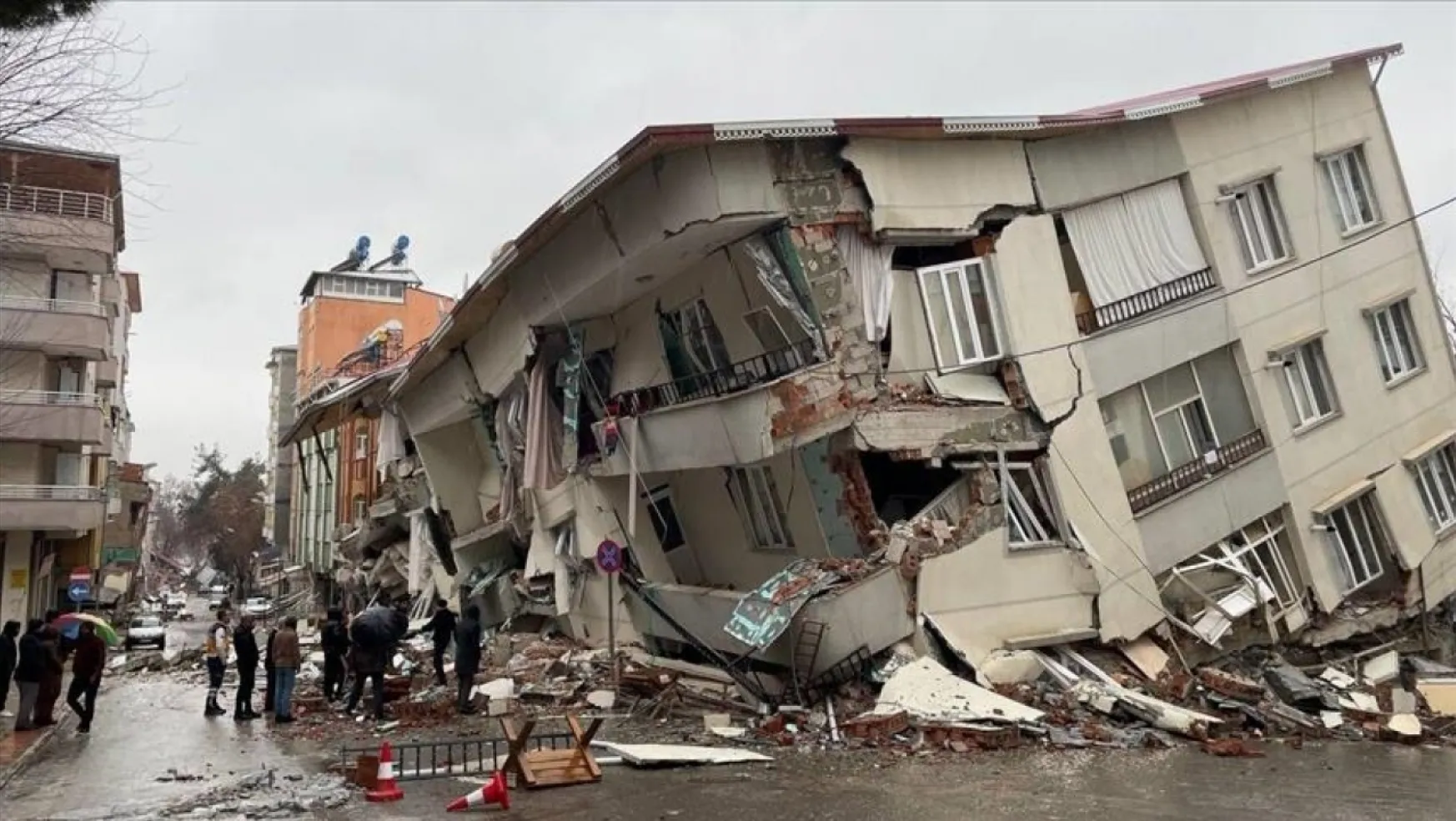 Deprem İstanbul'u Mu, Yoksa Bursa'yı Mı Vuracak?