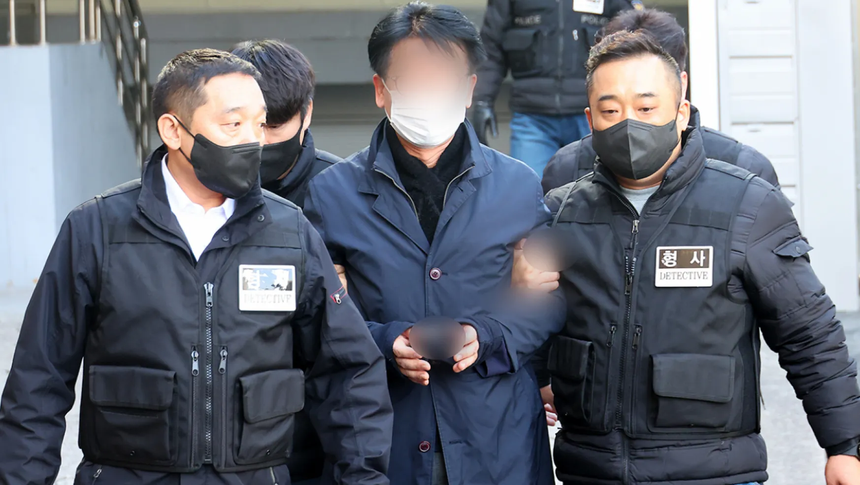 Güney Kore'de Boynundan Bıçaklanan Parti Lideri Hayata Tutundu