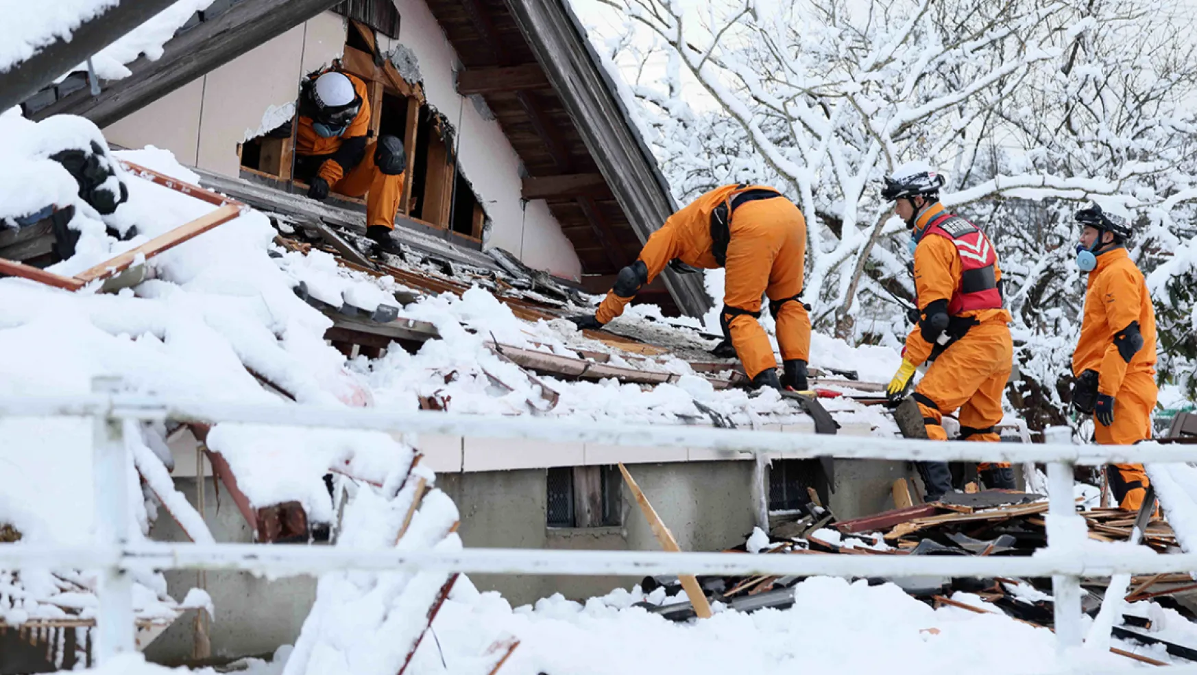 Japonya'da Yaşanan 7.6 Şiddetinde Depremde 202 Kişi Hayatını Kaybetti