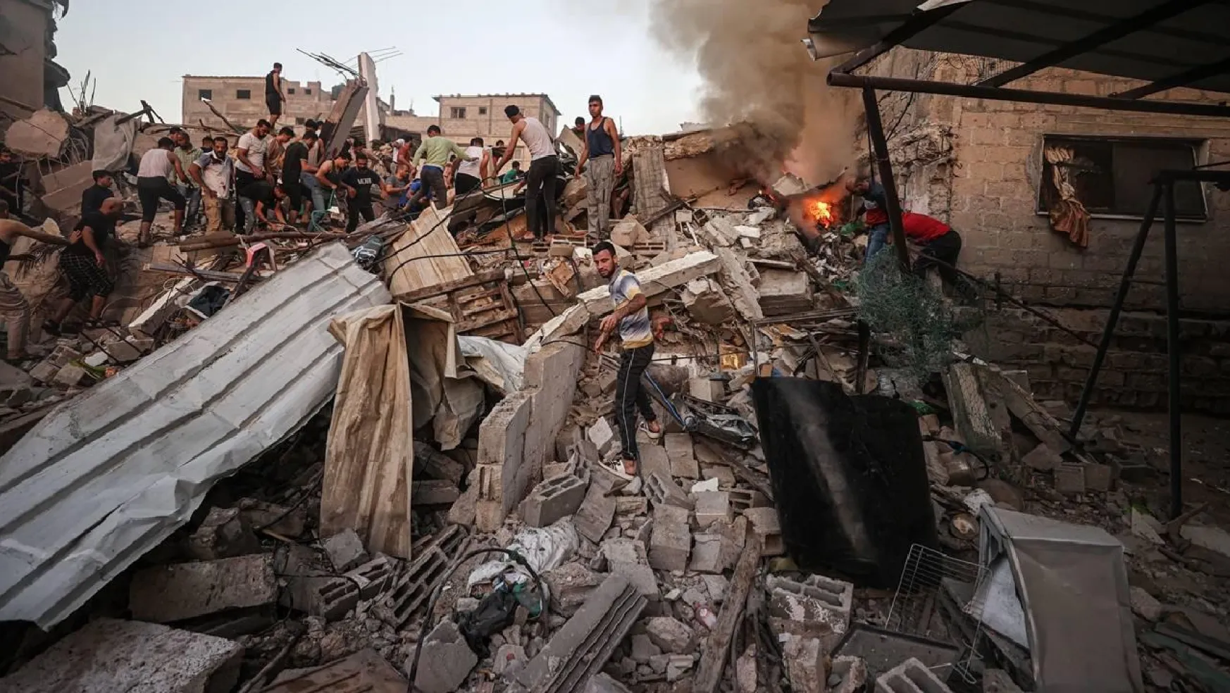 Ölen İnsan Sayısı 24 Bini Aştı! İsrail Saldırılara Devam Ediyor