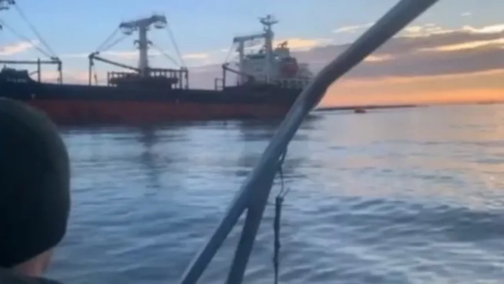 Türkiye'den Denizcilerin Olduğu Gemi, Mayına Çarptı